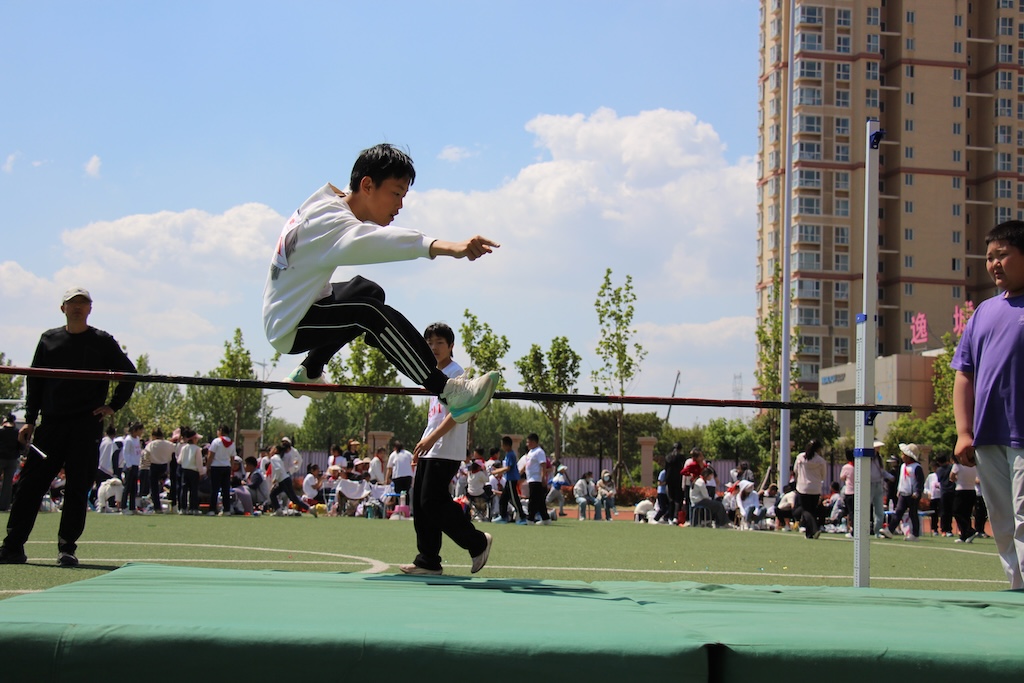 芝罘区宫家岛小学举行春季运动会