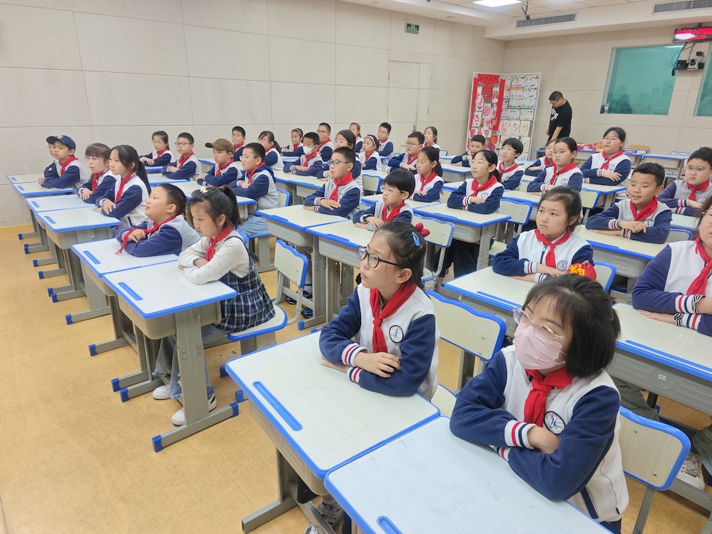 芝罘区建昌街小学举办心理健康教育专题讲座