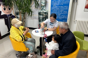 艾草锤里寄温情 烟台农商银行开发区支行开展端午主题活动