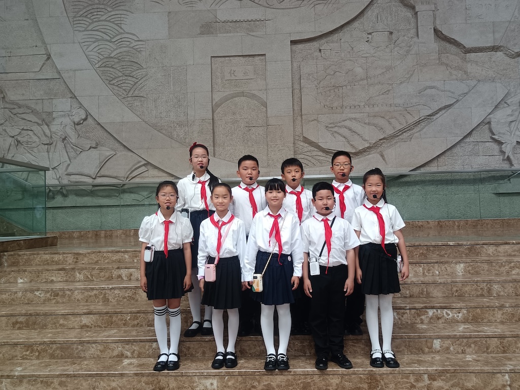馆校共育薪火传 红领巾宣讲绽芳华  养正小学红领巾小讲解员走进烟台市博物馆