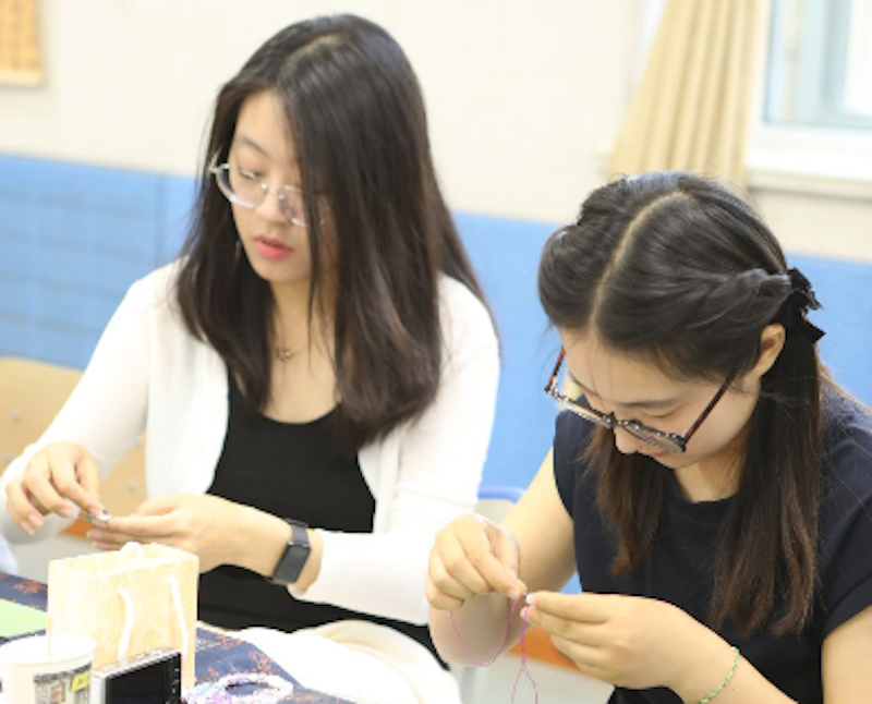 芝罘区葡萄山小学开展非遗进校园活动