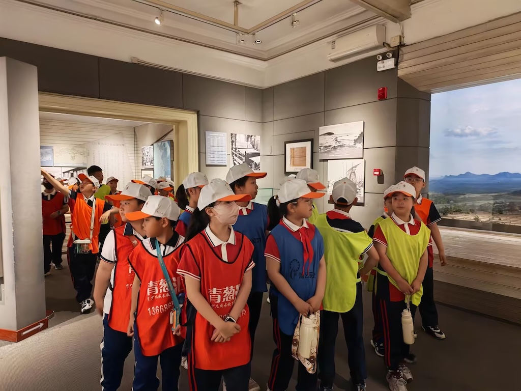 牟平区宁海街道中心小学开展红色研学之旅
