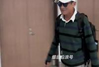 7月4日下午，演员梁家辉抵达山东烟台，将参加7月5日在烟台举行的中国电影导演之夜。