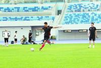 移师体育公园开启新征程 烟台队完成全新主场首训