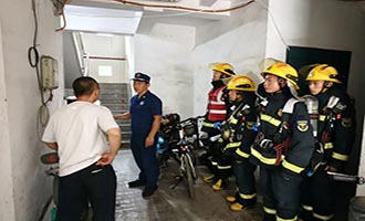 招远消防错时开展防消联勤 筑牢居民小区安全防线
