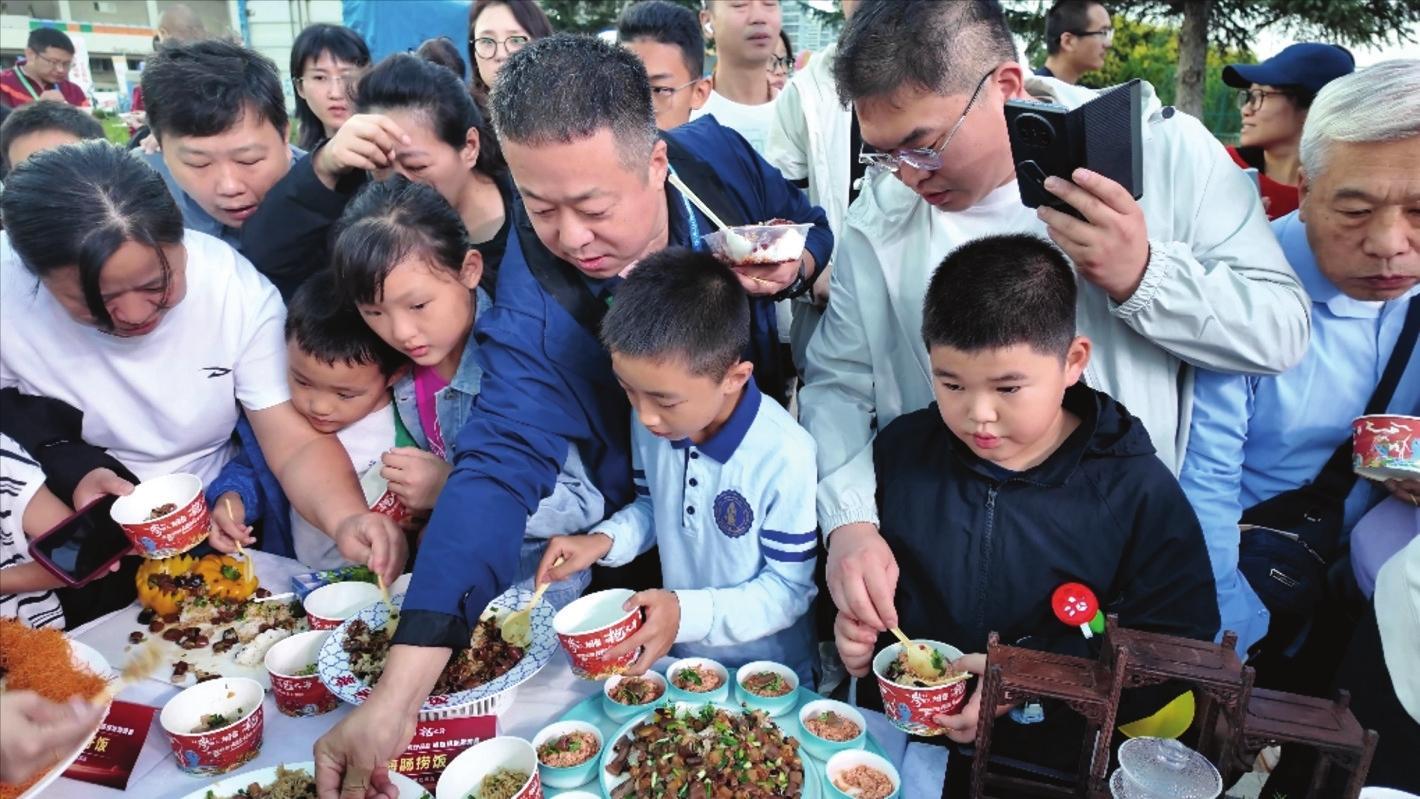本周六，来烟台体育公园，赴一场“足球+美食+好品+文化”的盛会