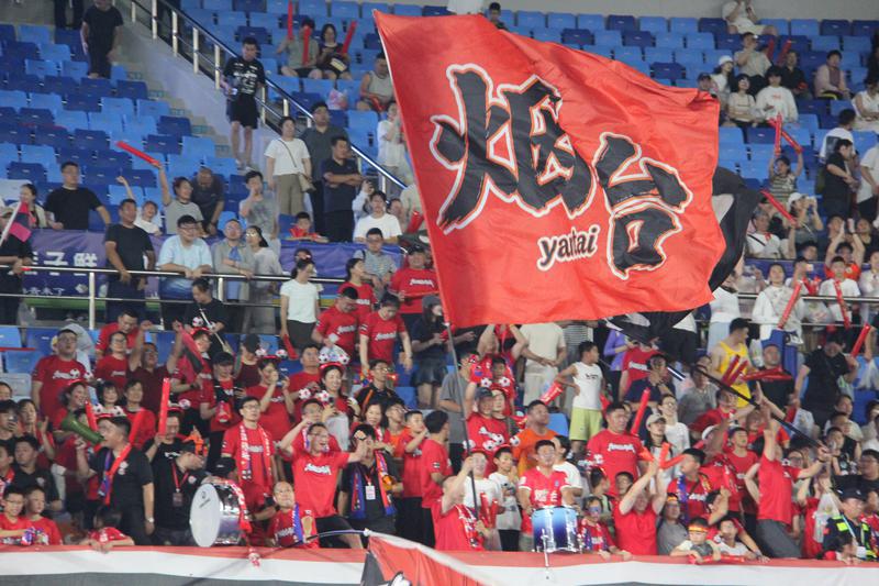 热爱成焰，全城追球 28660人共赴港城绿茵沸腾夜