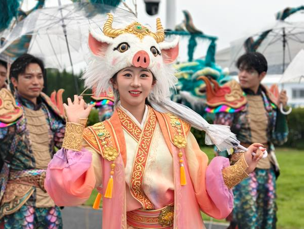 新主场 新仙境 新烟台 烟台体育公园焕新首秀上演“仙境海岸·山海归心”主题文艺展演