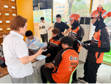 聚焦便民找药 芝罘区医保宣传走进工会驿站