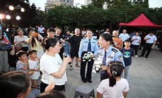 清凉一夏 平安出行｜烟台交警花式宣教，守护市民出行路