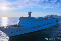 海军出动军舰接学生去报到，抵达山东烟台