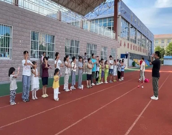 莱州市福禄苑社区青少年儿童高智尔球公开课圆满收官