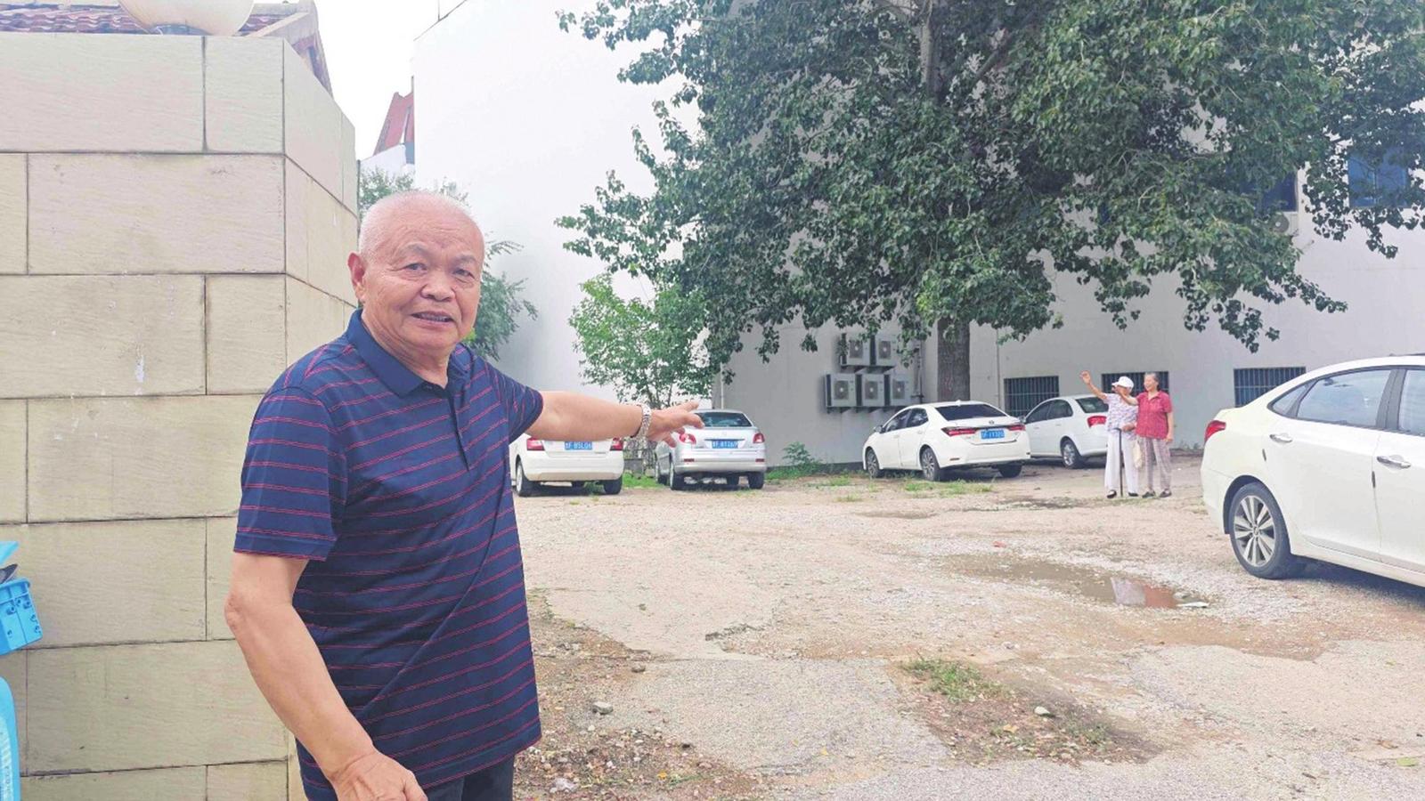 小区大门深夜“失踪” 电子道闸取而代之，居民对此不知情