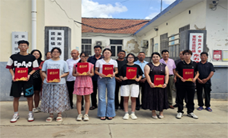 莱阳市团旺镇东石格庄村关爱表彰高考学子