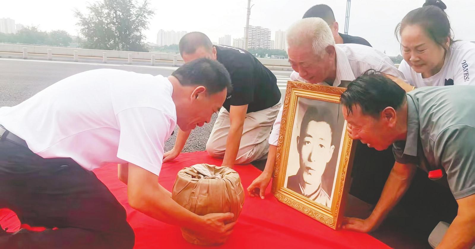 跨越78年的团圆 去台老兵黄宝福魂归牟平故里