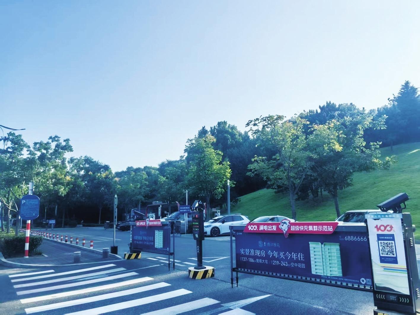 我市划定9个重点停车组团实施精准治理 破解滨海一线停车难题